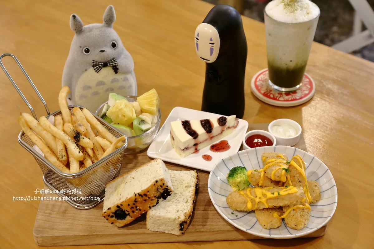【食||台中】Omocha eki 具茶駛〜童趣公仔主題餐廳。那些年，我們一起玩的玩具，太全了！別說你没見過！