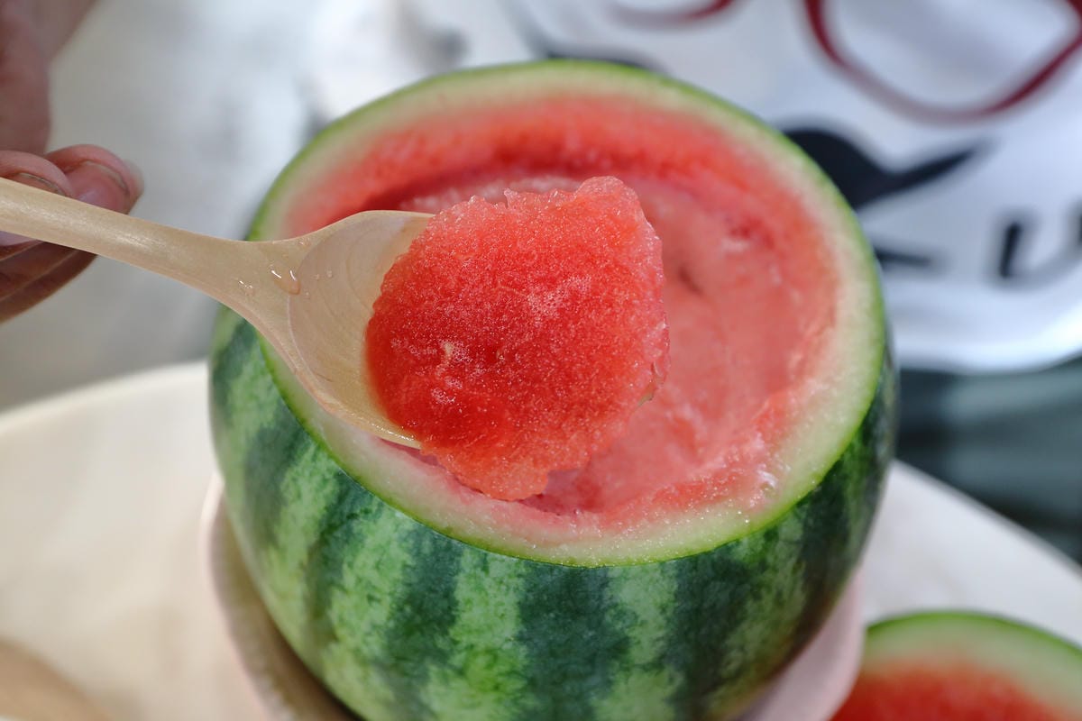 【食||中永和】一夫冰果〜夏季天然水果現打繽紛創意果汁，一次喝到整顆水果，超霸氣！IG爆紅打卡人氣飲品！(已歇業)