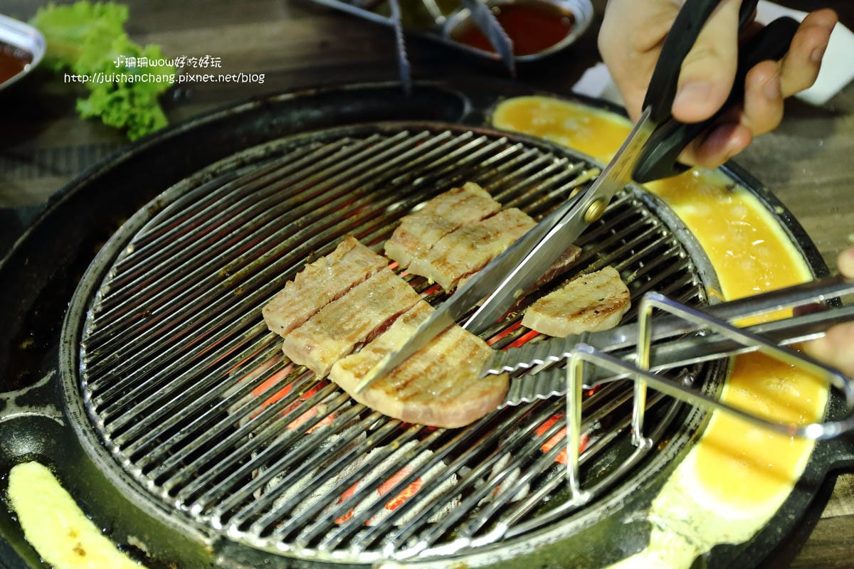【食||台北】肉倉韓國烤肉吃到飽〜大胃王最愛！無限量供應之韓式烤肉+韓式小菜+哈根達斯吃到飽/西門韓式料理