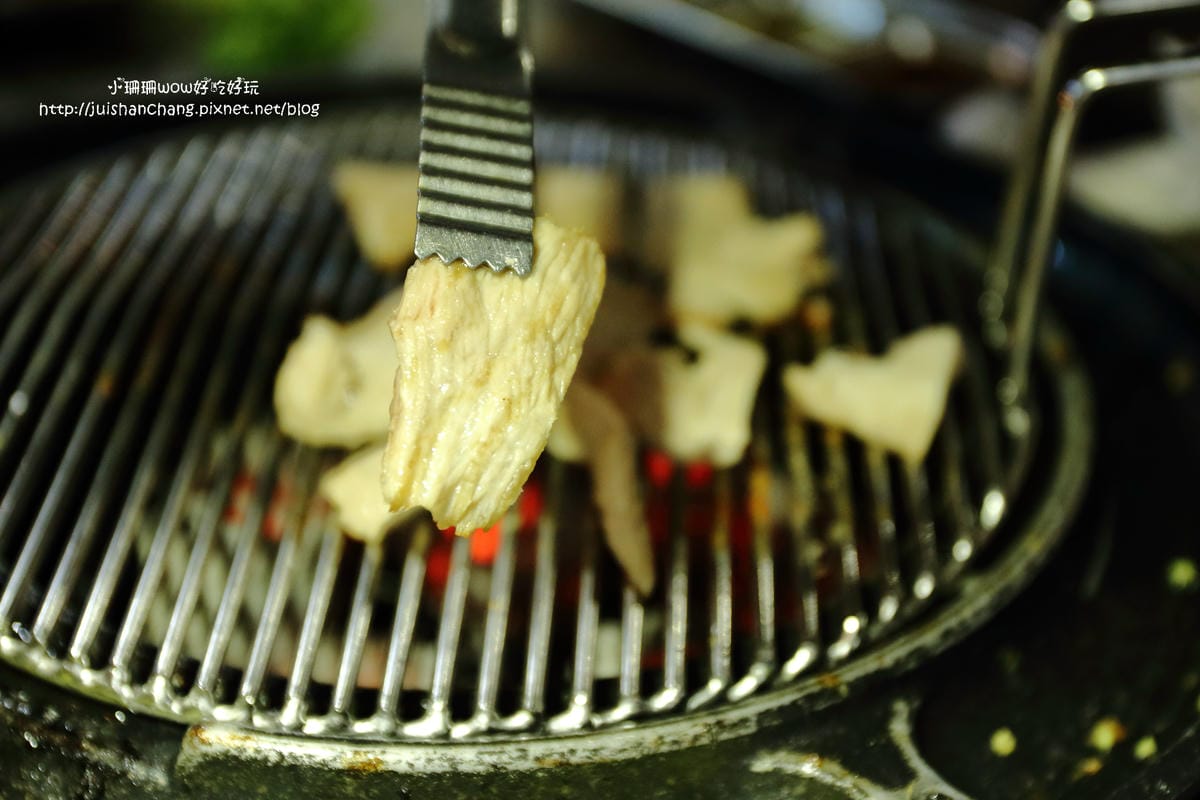 【食||台北】肉倉韓國烤肉吃到飽〜大胃王最愛！無限量供應之韓式烤肉+韓式小菜+哈根達斯吃到飽/西門韓式料理