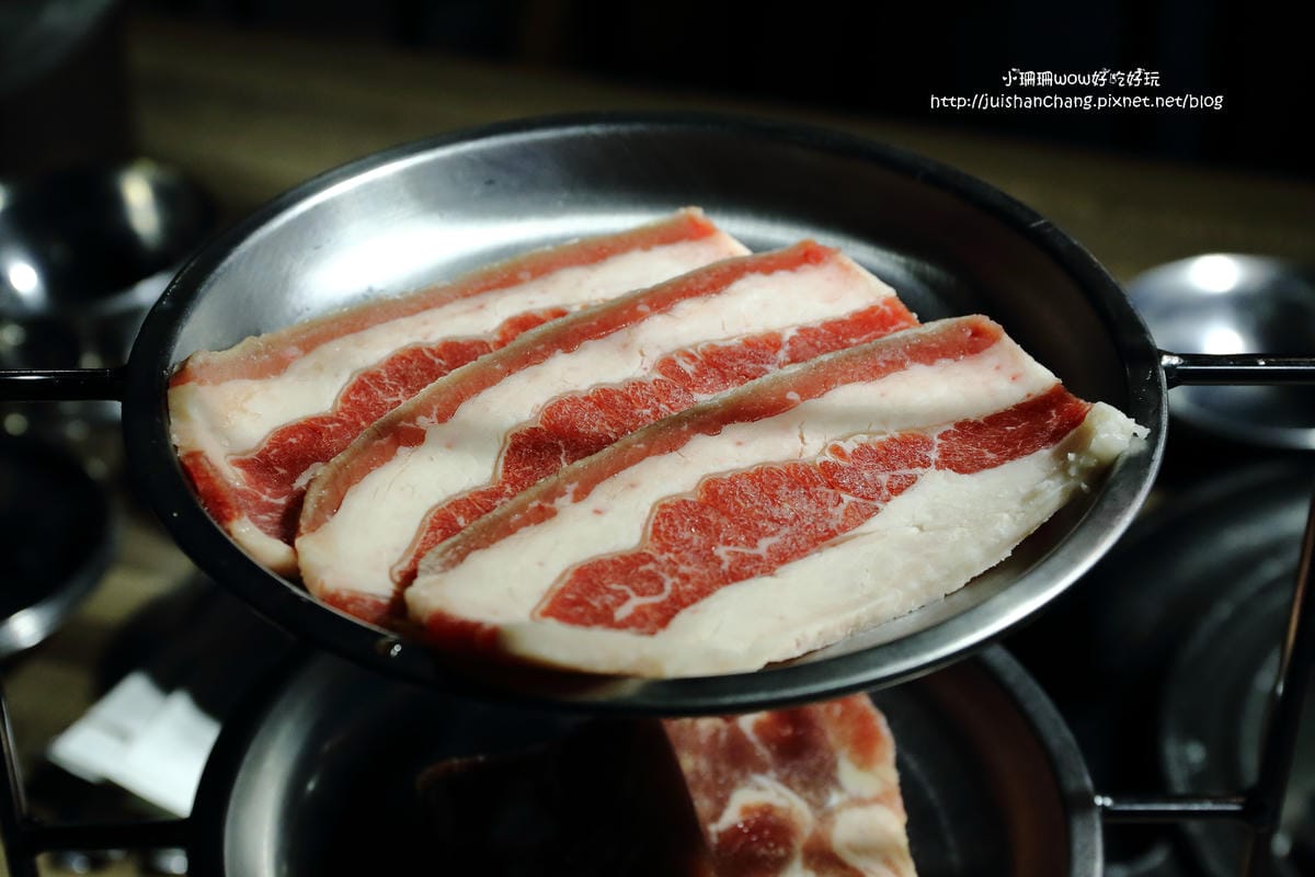 【食||台北】肉倉韓國烤肉吃到飽〜大胃王最愛！無限量供應之韓式烤肉+韓式小菜+哈根達斯吃到飽/西門韓式料理