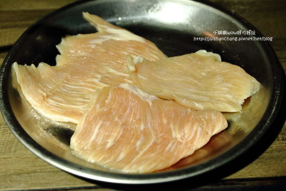 【食||台北】肉倉韓國烤肉吃到飽〜大胃王最愛！無限量供應之韓式烤肉+韓式小菜+哈根達斯吃到飽/西門韓式料理