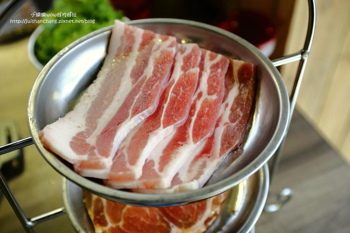 【食||台北】肉倉韓國烤肉吃到飽〜大胃王最愛！無限量供應之韓式烤肉+韓式小菜+哈根達斯吃到飽/西門韓式料理