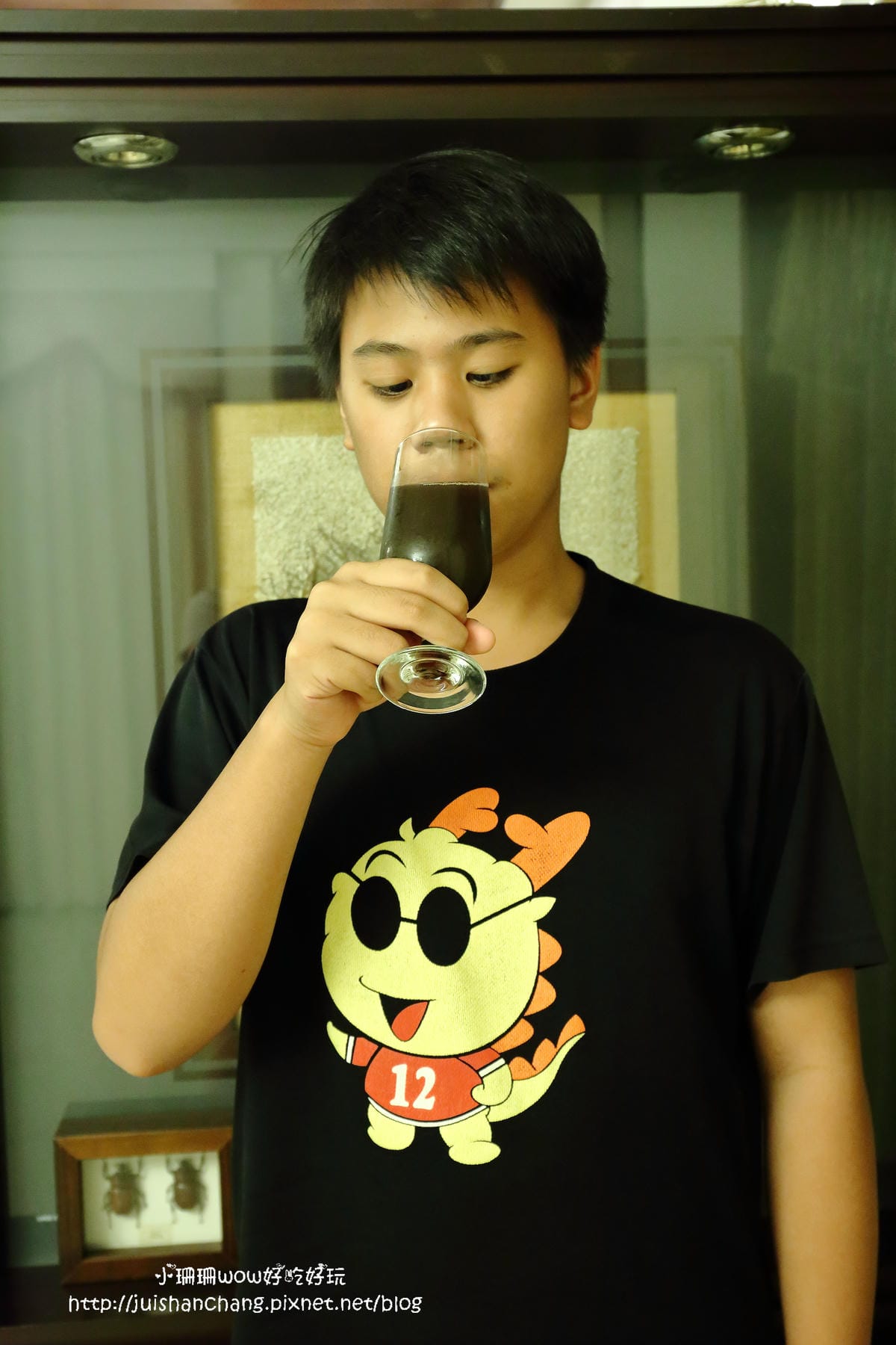 【食||台中】大同參藥行〜百年老店古早味青草茶， 清涼解暑熱！來一杯退火吧！