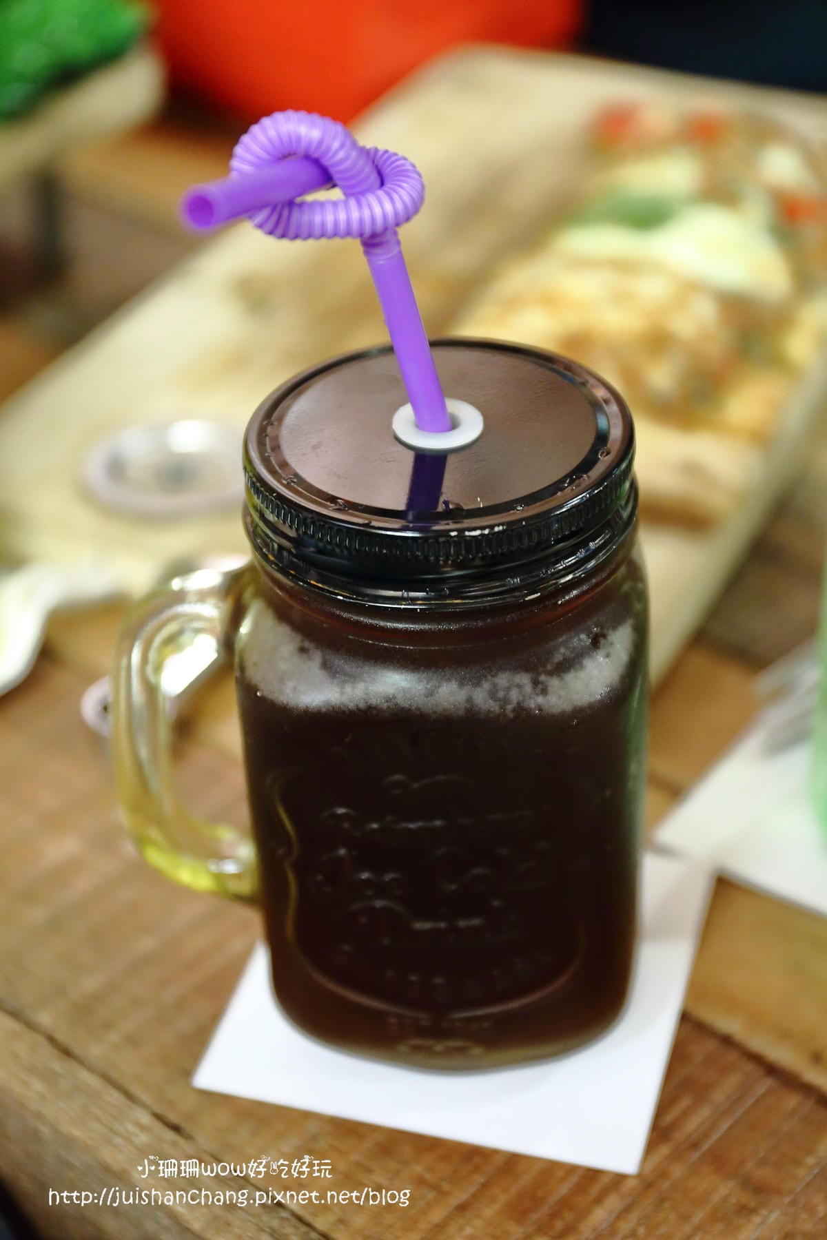 【食||台中】鐵皮駅〜勤美綠園道。機器人主題餐廳。超酷機器人為地球人服務！（食尚玩家/各大媒體雜誌推薦）　