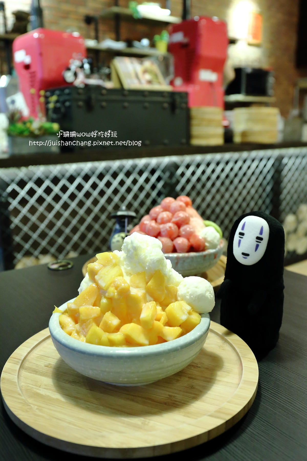 【食||板橋】震湶雪花冰〜板橋冰品推薦。敲可愛！今夏必吃的IG爆紅打卡人氣創意冰品，真正的水果製作的冰磚！