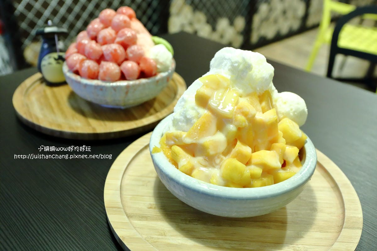 【食||板橋】震湶雪花冰〜板橋冰品推薦。敲可愛！今夏必吃的IG爆紅打卡人氣創意冰品，真正的水果製作的冰磚！