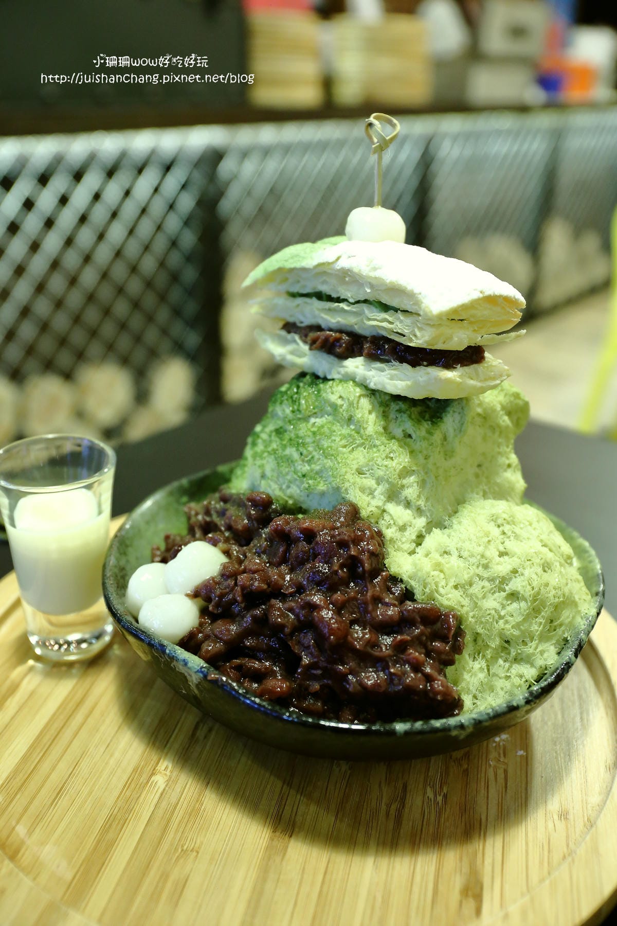 【食||板橋】震湶雪花冰〜板橋冰品推薦。敲可愛！今夏必吃的IG爆紅打卡人氣創意冰品，真正的水果製作的冰磚！