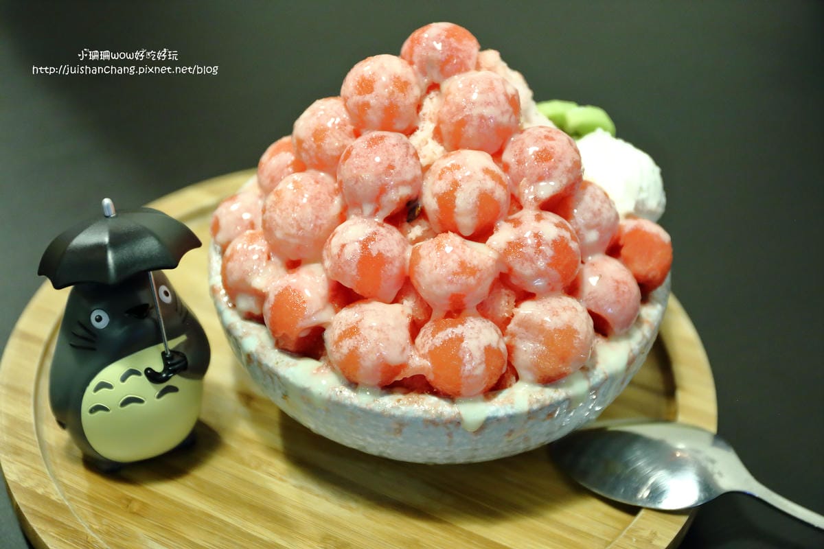 【食||板橋】震湶雪花冰〜板橋冰品推薦。敲可愛！今夏必吃的IG爆紅打卡人氣創意冰品，真正的水果製作的冰磚！