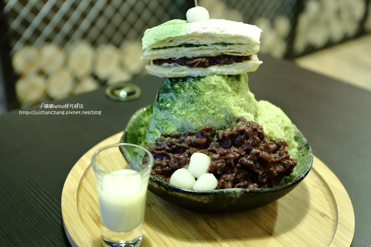 【食||板橋】震湶雪花冰〜板橋冰品推薦。敲可愛！今夏必吃的IG爆紅打卡人氣創意冰品，真正的水果製作的冰磚！