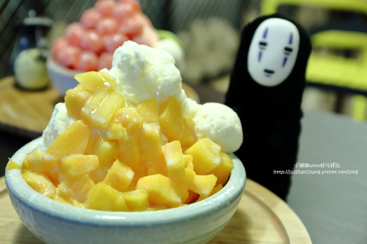 【食||板橋】震湶雪花冰〜板橋冰品推薦。敲可愛！今夏必吃的IG爆紅打卡人氣創意冰品，真正的水果製作的冰磚！