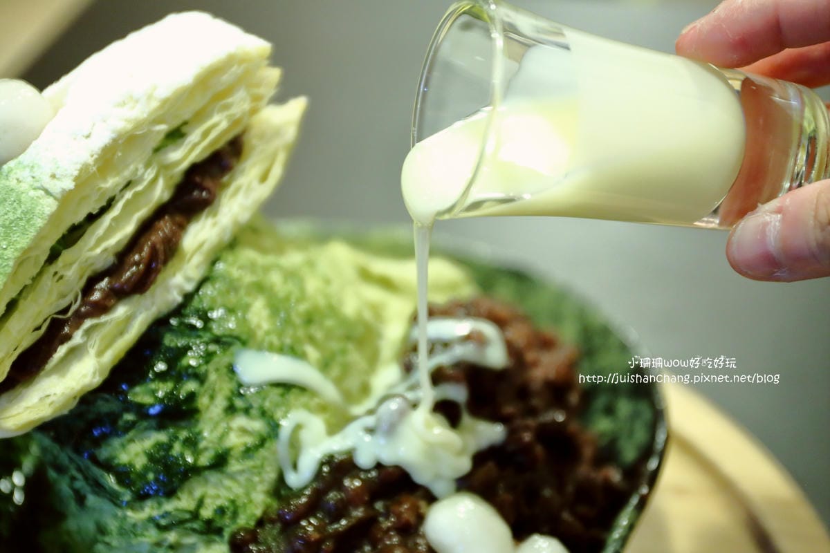 【食||板橋】震湶雪花冰〜板橋冰品推薦。敲可愛！今夏必吃的IG爆紅打卡人氣創意冰品，真正的水果製作的冰磚！