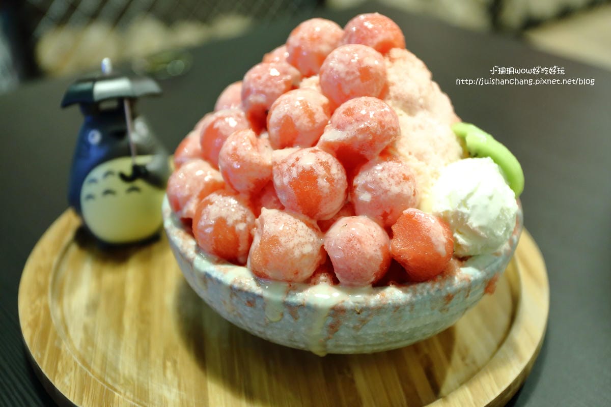 【食||板橋】震湶雪花冰〜板橋冰品推薦。敲可愛！今夏必吃的IG爆紅打卡人氣創意冰品，真正的水果製作的冰磚！