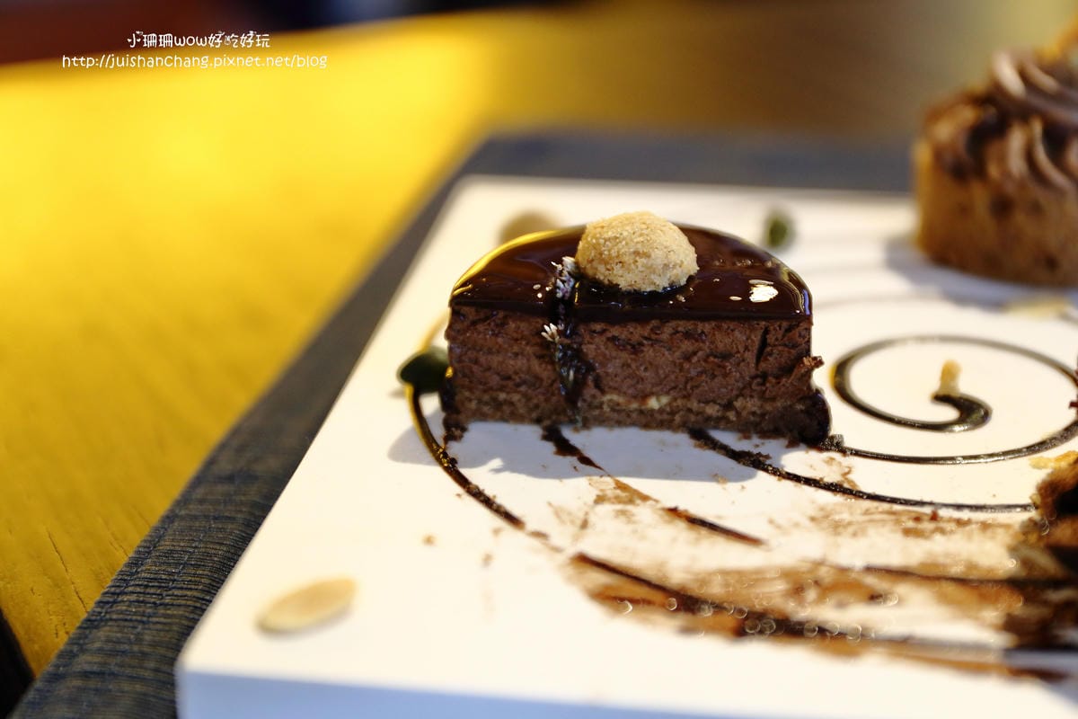 【食||台北】台北東區下午茶餐廳推薦：Wennce Naior 乃渥爾料理〜下午茶當貴婦不用花大錢，一系列全新的甜點，將繽紛花草的時尚元素融入甜點