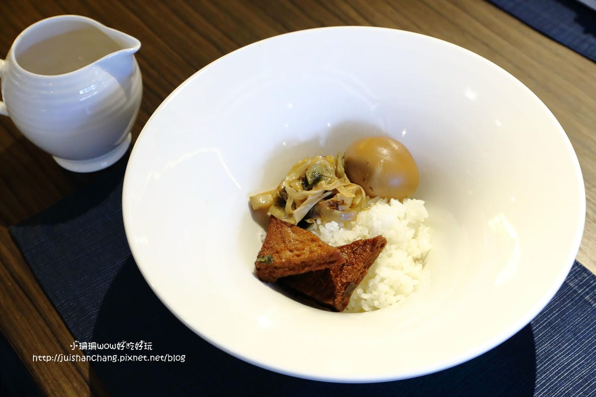 【食||台北】台北東區下午茶餐廳推薦：Wennce Naior 乃渥爾料理〜下午茶當貴婦不用花大錢，一系列全新的甜點，將繽紛花草的時尚元素融入甜點