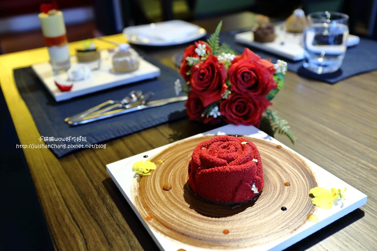 【食||台北】台北東區下午茶餐廳推薦：Wennce Naior 乃渥爾料理〜下午茶當貴婦不用花大錢，一系列全新的甜點，將繽紛花草的時尚元素融入甜點