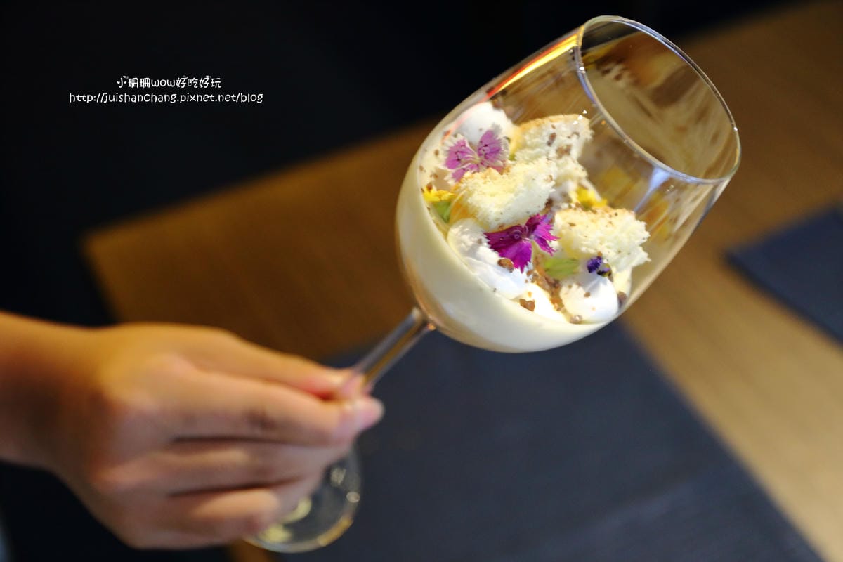 【食||台北】台北東區下午茶餐廳推薦：Wennce Naior 乃渥爾料理〜下午茶當貴婦不用花大錢，一系列全新的甜點，將繽紛花草的時尚元素融入甜點