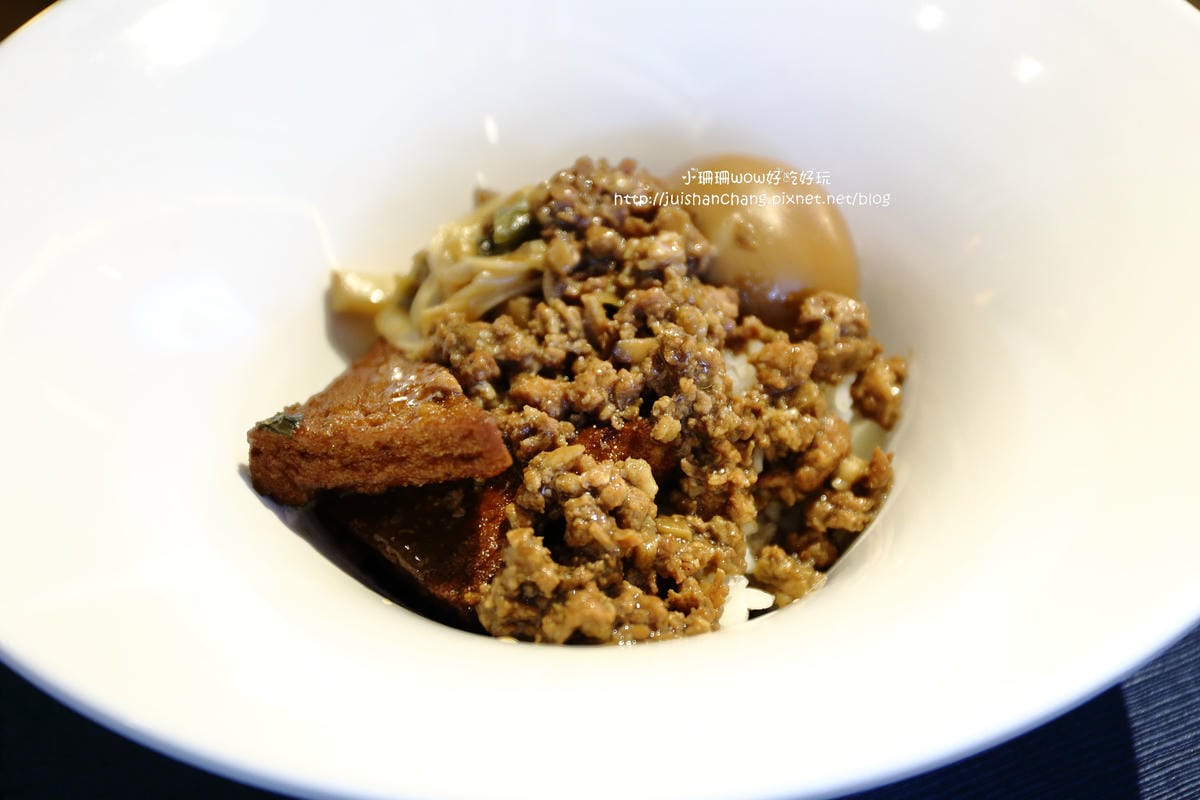 【食||台北】台北東區下午茶餐廳推薦：Wennce Naior 乃渥爾料理〜下午茶當貴婦不用花大錢，一系列全新的甜點，將繽紛花草的時尚元素融入甜點