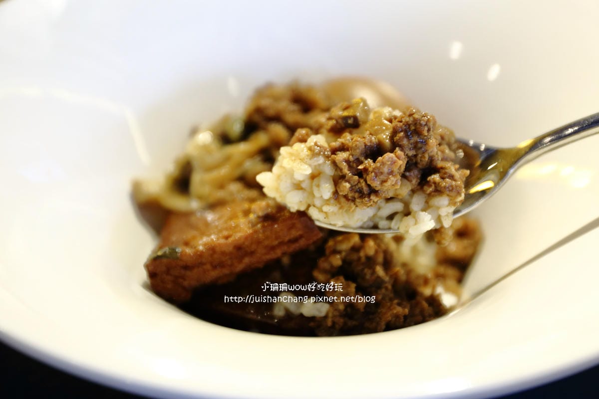 【食||台北】台北東區下午茶餐廳推薦：Wennce Naior 乃渥爾料理〜下午茶當貴婦不用花大錢，一系列全新的甜點，將繽紛花草的時尚元素融入甜點