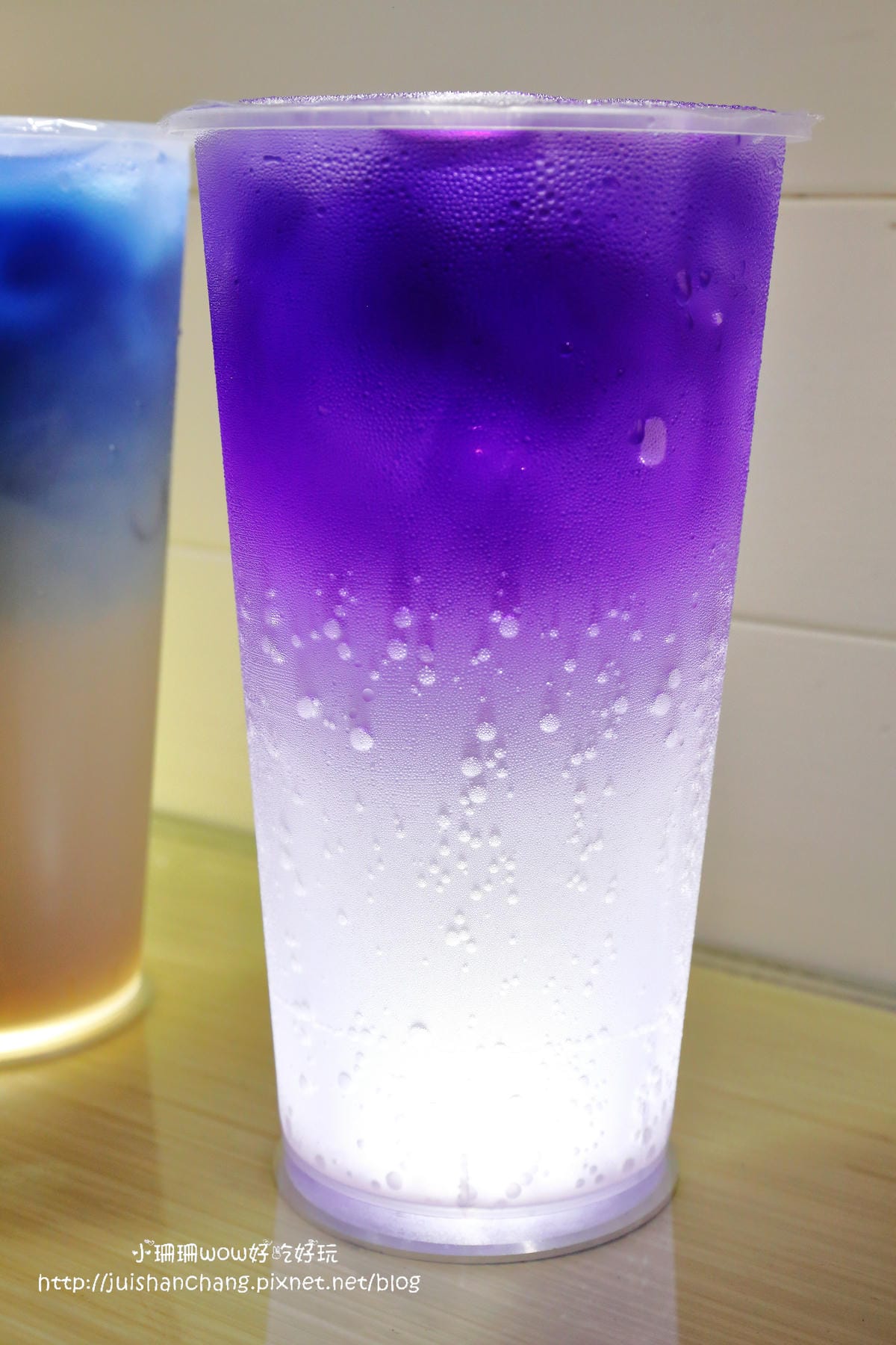 【食||台中大甲】台灣雷夢。今夏最夯的夢幻「星空飲料」〜手握一杯彷彿進入星空奇幻旅程，繽紛漸層飲料就是要融化你的心！