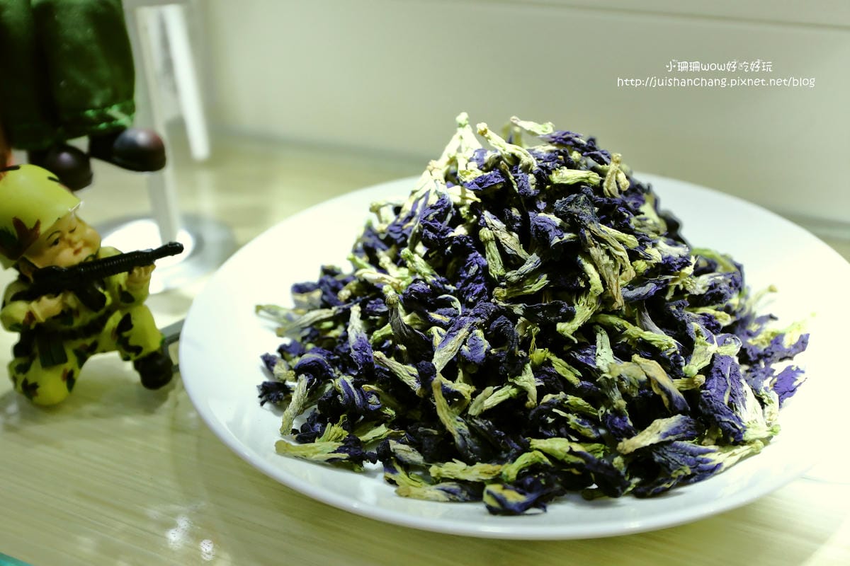 【食||台中大甲】台灣雷夢。今夏最夯的夢幻「星空飲料」〜手握一杯彷彿進入星空奇幻旅程，繽紛漸層飲料就是要融化你的心！