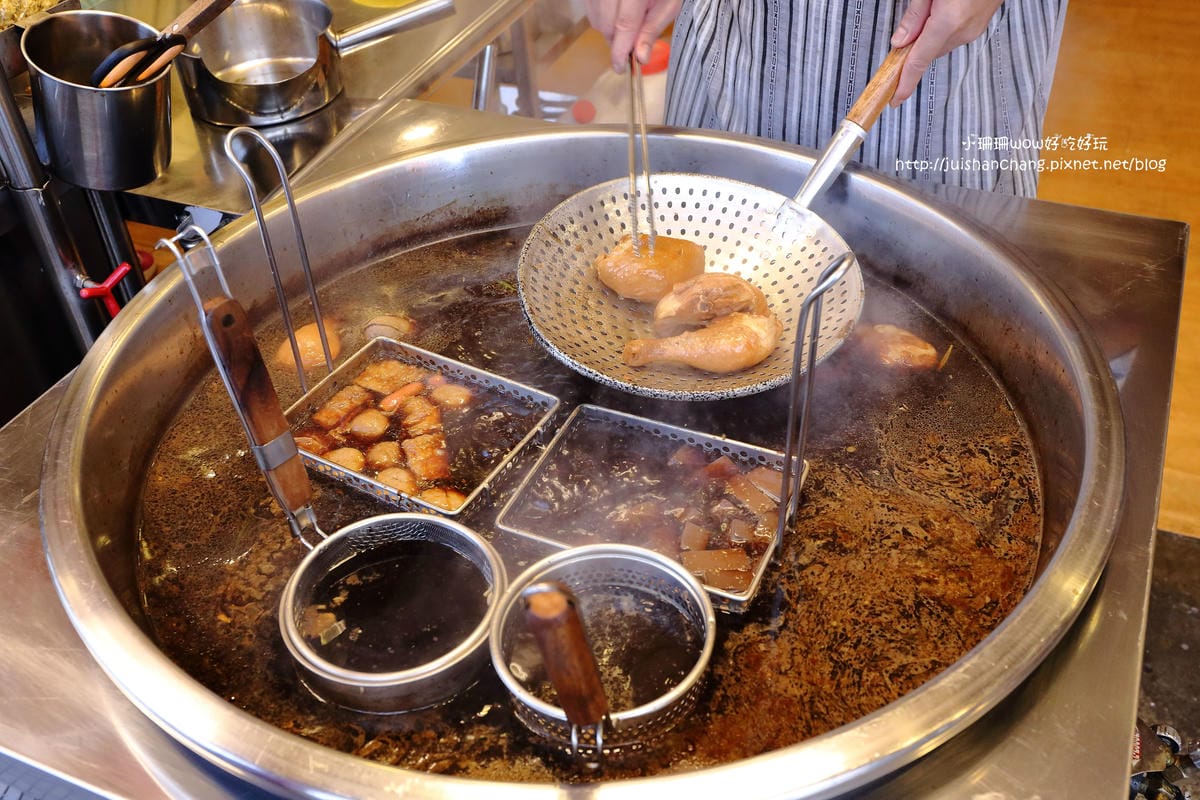 【食||新莊】饌墘現滷滷味〜新莊在地人推薦銅板美食小吃、晚餐消夜新選擇！新莊宵夜 / 饌墘滷味 / 近捷運丹鳳站