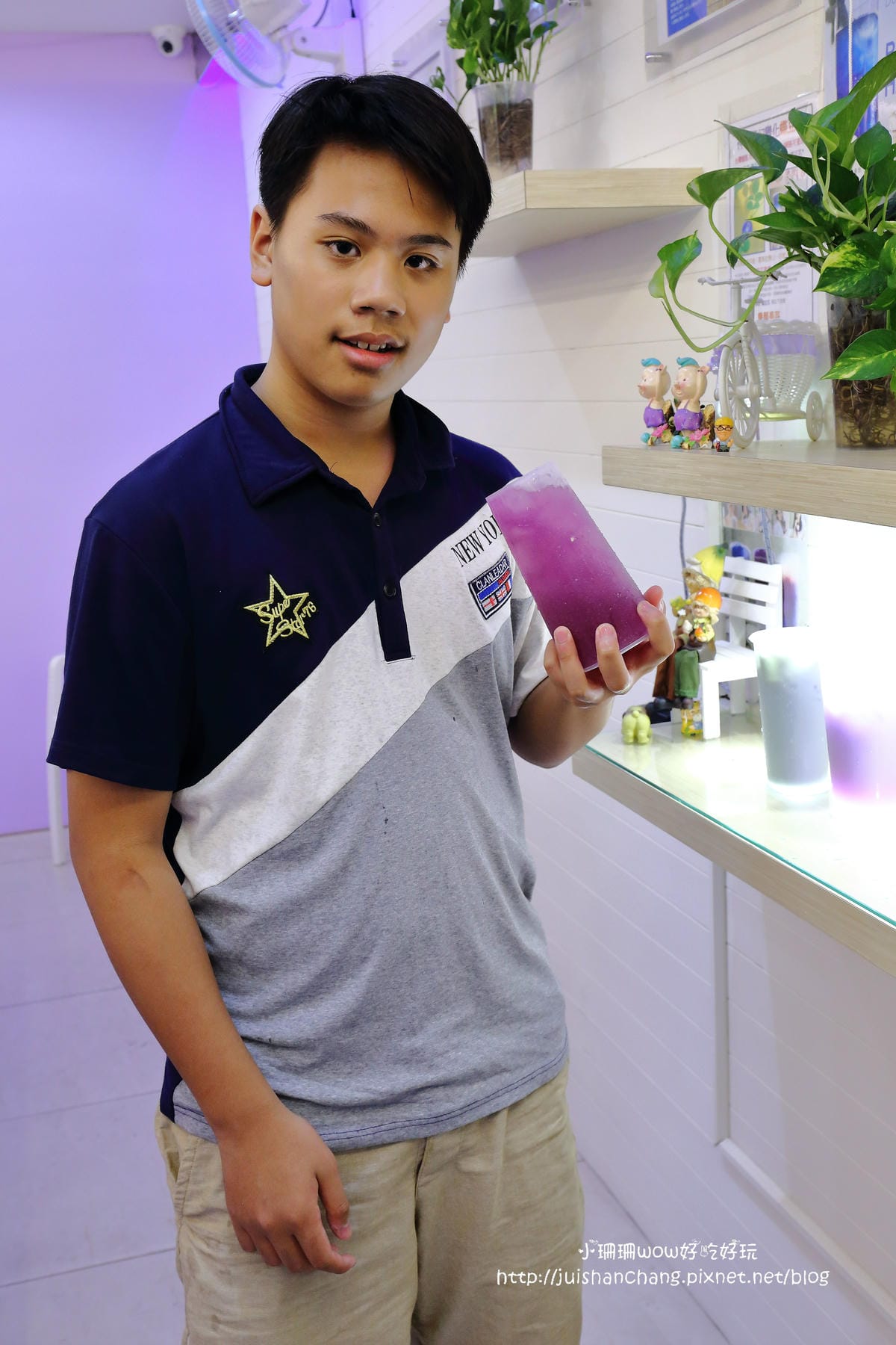 【食||台中大甲】台灣雷夢。今夏最夯的夢幻「星空飲料」〜手握一杯彷彿進入星空奇幻旅程，繽紛漸層飲料就是要融化你的心！