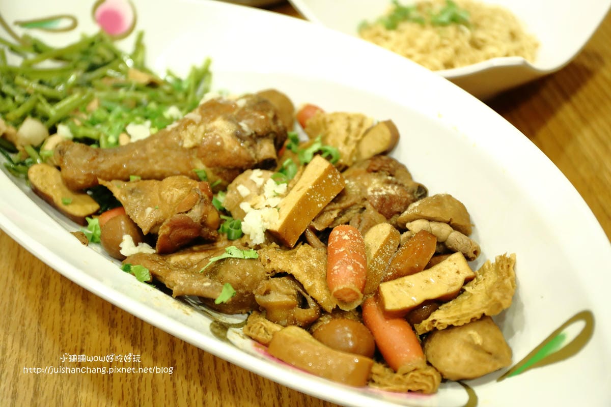 【食||新莊】饌墘現滷滷味〜新莊在地人推薦銅板美食小吃、晚餐消夜新選擇！新莊宵夜 / 饌墘滷味 / 近捷運丹鳳站