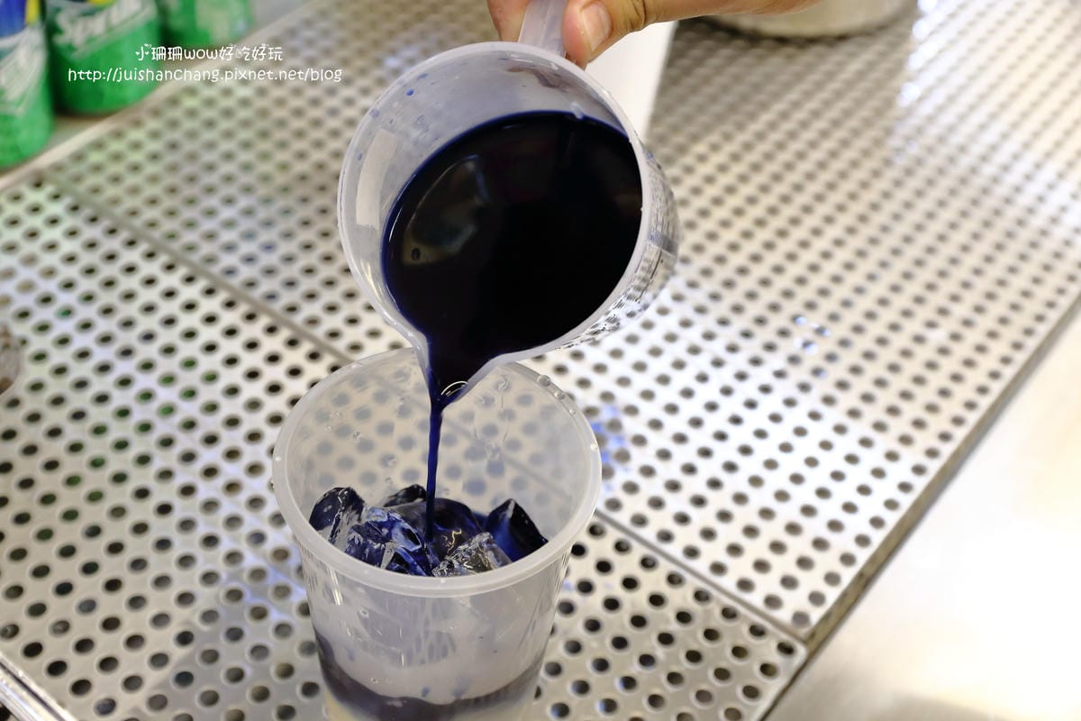 【食||台中大甲】台灣雷夢。今夏最夯的夢幻「星空飲料」〜手握一杯彷彿進入星空奇幻旅程，繽紛漸層飲料就是要融化你的心！