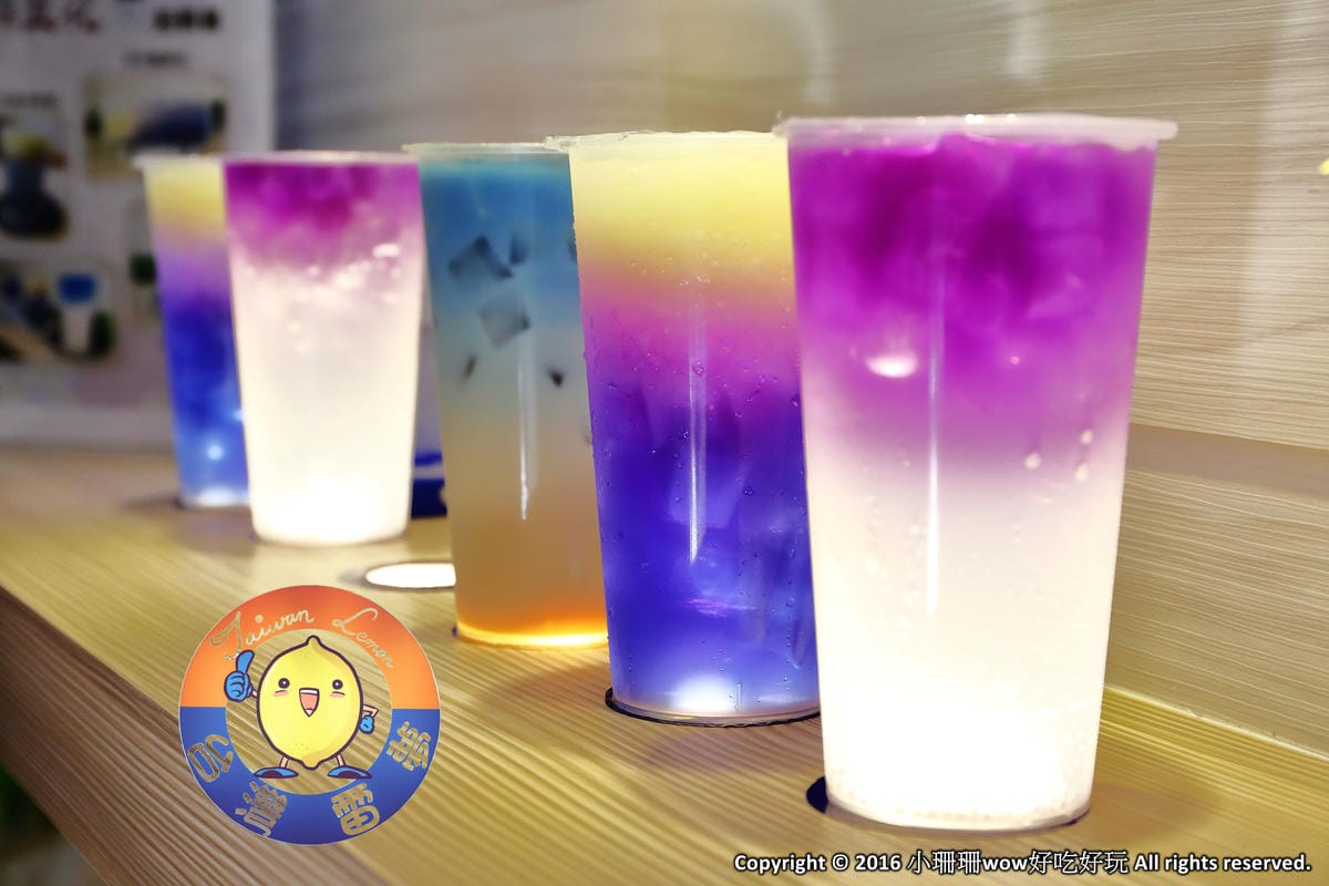 【食||台中大甲】台灣雷夢。今夏最夯的夢幻「星空飲料」〜手握一杯彷彿進入星空奇幻旅程，繽紛漸層飲料就是要融化你的心！