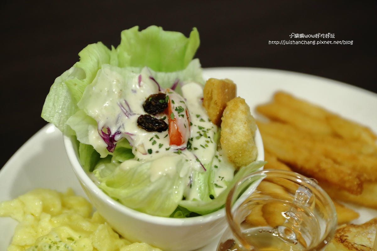 【食。永和】WaWa樂園   永和保平店〜又發現一間好吃的早午餐、下午茶，喚起少女心的可愛鄉村風(已歇業)