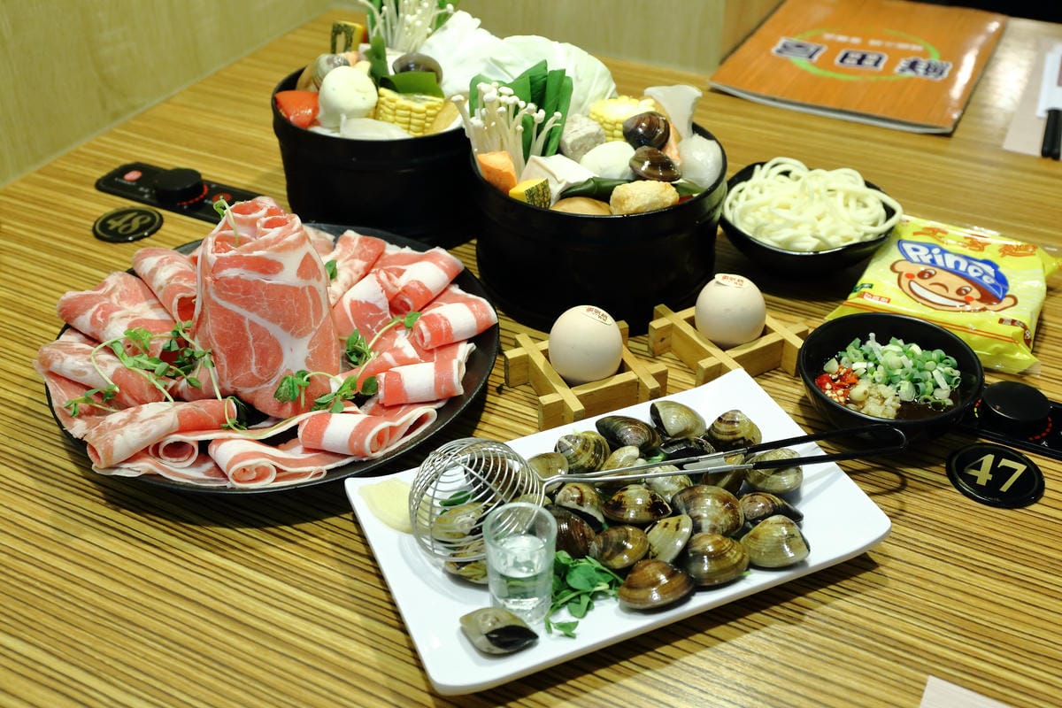 【食||永和】鮮田屋精緻火鍋店〜CP值高好吃好喝的小火鍋，食材新鮮，肉給的很大方，絕對物超所值 ！(已歇業)