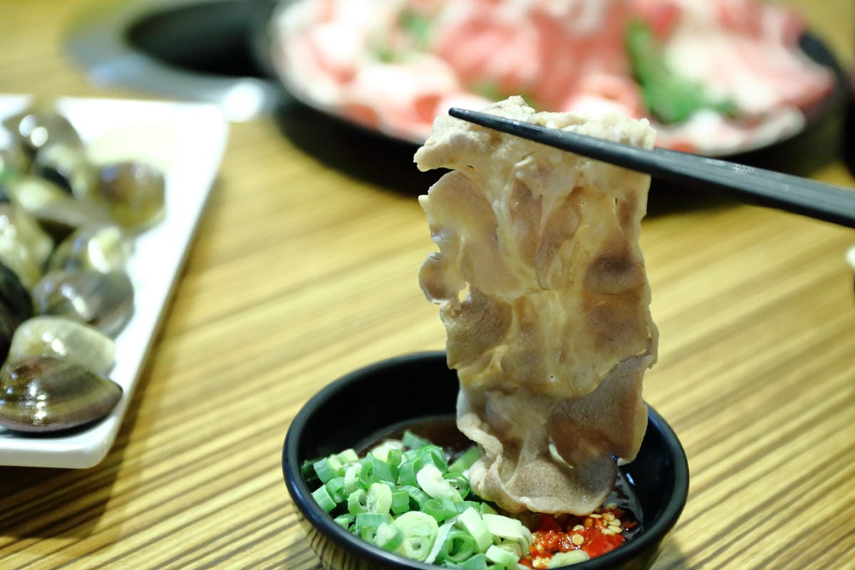 【食||永和】鮮田屋精緻火鍋店〜CP值高好吃好喝的小火鍋，食材新鮮，肉給的很大方，絕對物超所值 ！(已歇業)