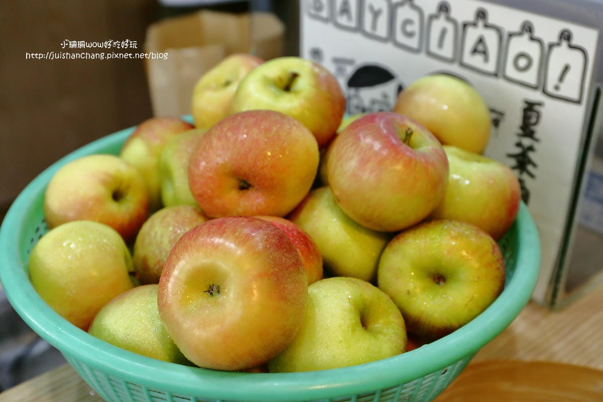 【食||台中】夏茶爾活力餐飲〜中興大學美食推薦。好喝健康現打果汁搭配營養早午餐，好吃肉蛋吐司底加拉！