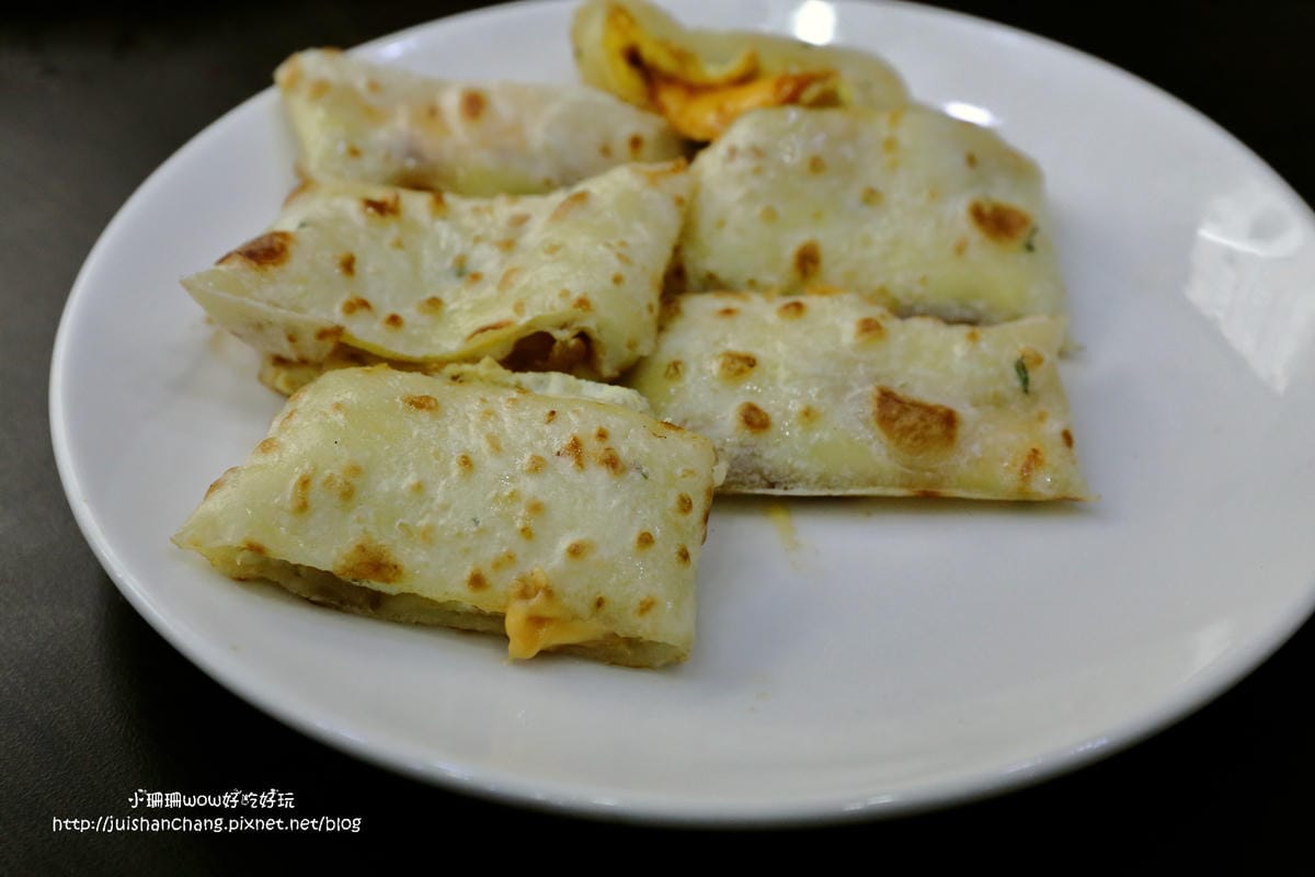 【食||台中】夏茶爾活力餐飲〜中興大學美食推薦。好喝健康現打果汁搭配營養早午餐，好吃肉蛋吐司底加拉！