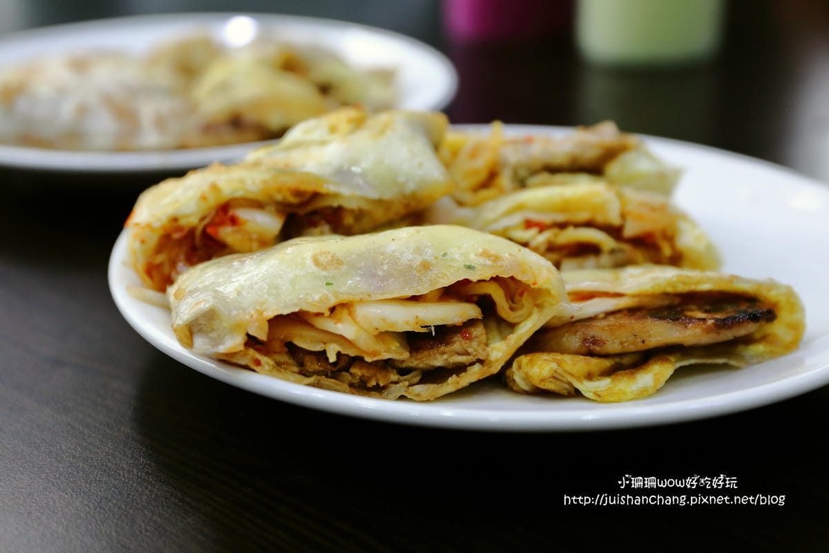 【食||台中】夏茶爾活力餐飲〜中興大學美食推薦。好喝健康現打果汁搭配營養早午餐，好吃肉蛋吐司底加拉！