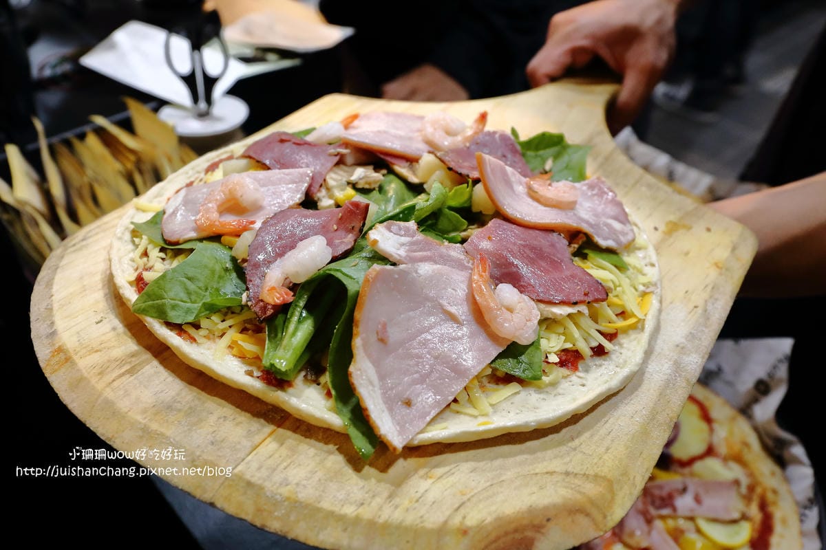 【食||台北】Plus Pizza〜自己的PIZZA自己作主/藝人梁靜茹開的超人氣餐廳/公館美食（已歇業）