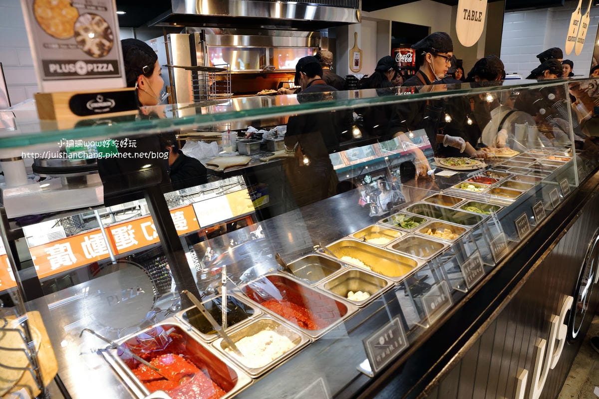 【食||台北】Plus Pizza〜自己的PIZZA自己作主/藝人梁靜茹開的超人氣餐廳/公館美食（已歇業）