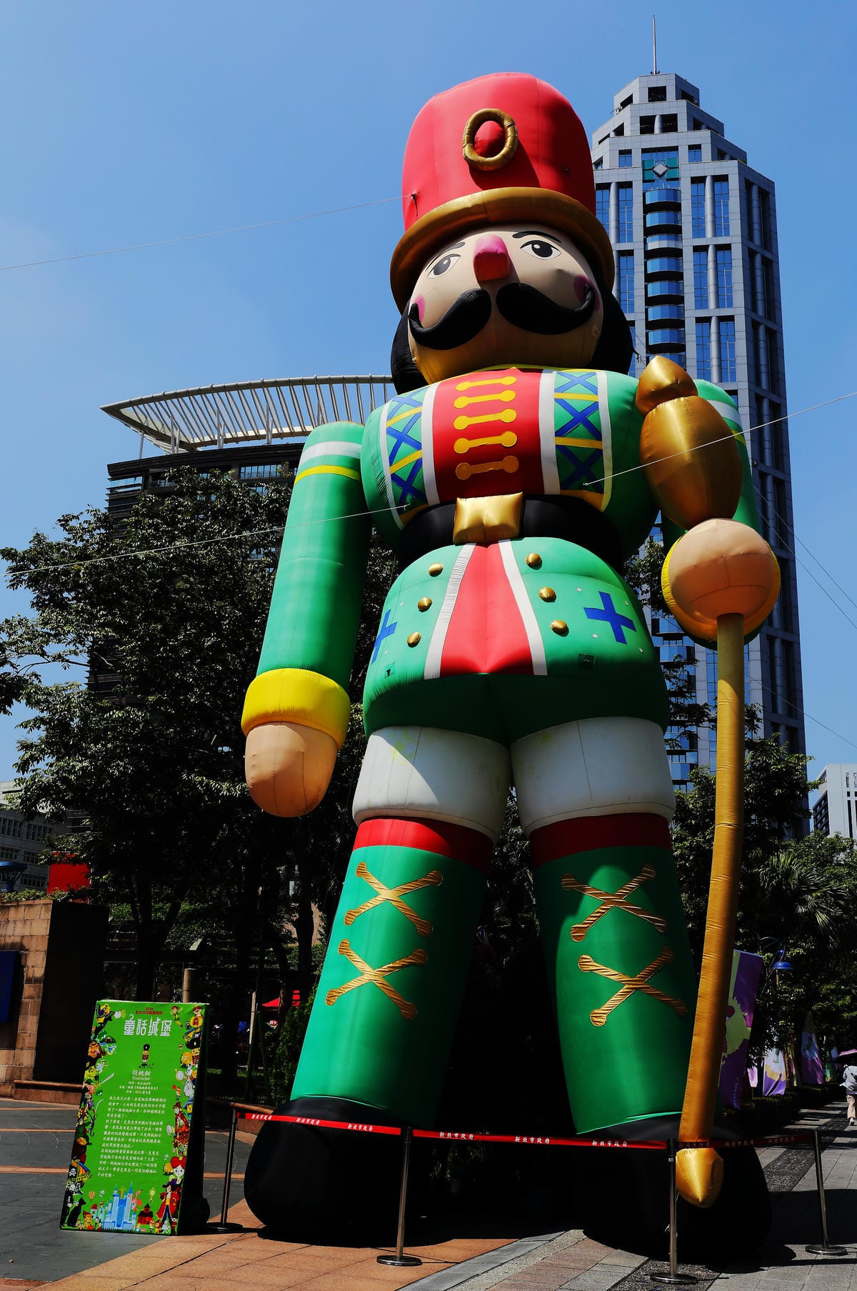 【新北親子旅遊景點推薦】2016 新北市兒童藝術節─童話城堡‬〜與虎克船長一起大冒險，一年一度暑假兒童盛會熱鬧登場！