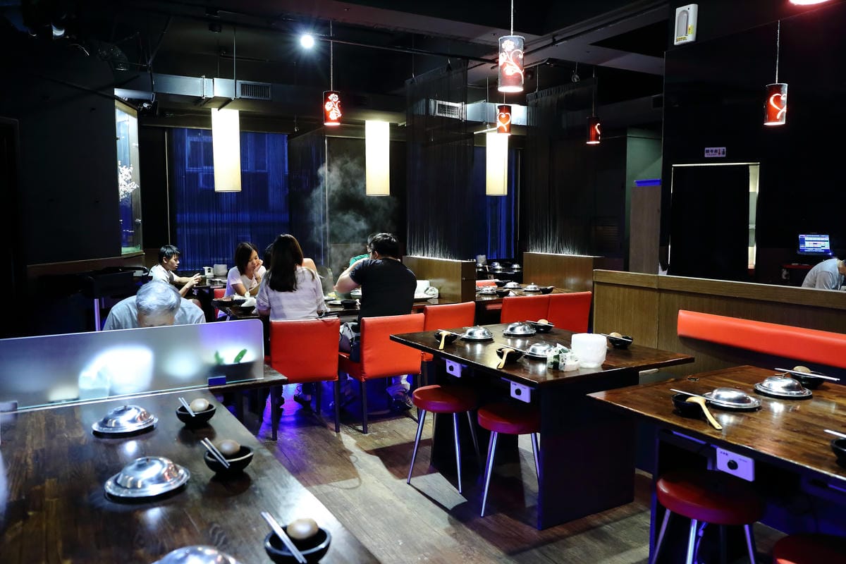 【食||萬華】上乘三家西門旗艦店〜西門火鍋推薦。超澎湃雙人帝王蟹龍蝦鍋，大海精華襲擊你的味蕾！(已歇業)