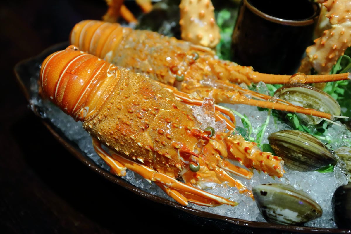 【食||萬華】上乘三家西門旗艦店〜西門火鍋推薦。超澎湃雙人帝王蟹龍蝦鍋，大海精華襲擊你的味蕾！(已歇業)