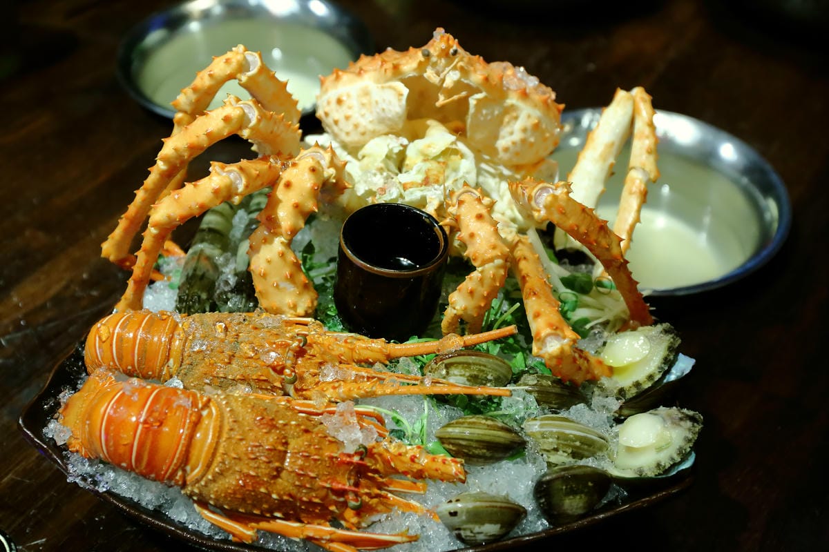 【食||萬華】上乘三家西門旗艦店〜西門火鍋推薦。超澎湃雙人帝王蟹龍蝦鍋，大海精華襲擊你的味蕾！(已歇業)