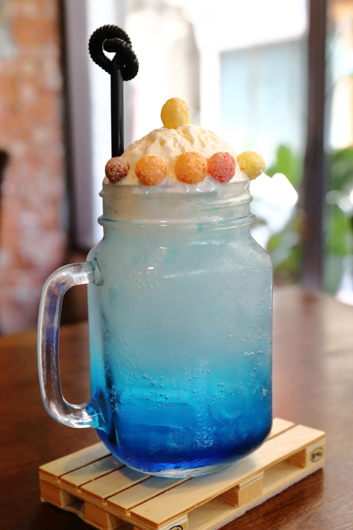 【食|板橋】BEGIN AGAIN 起點Cafe〜板橋新開的早午餐又一家，隱藏巷弄的溫馨早午餐/咖啡館，漸層氣泡飲清涼消暑又繽紛亮眼！　