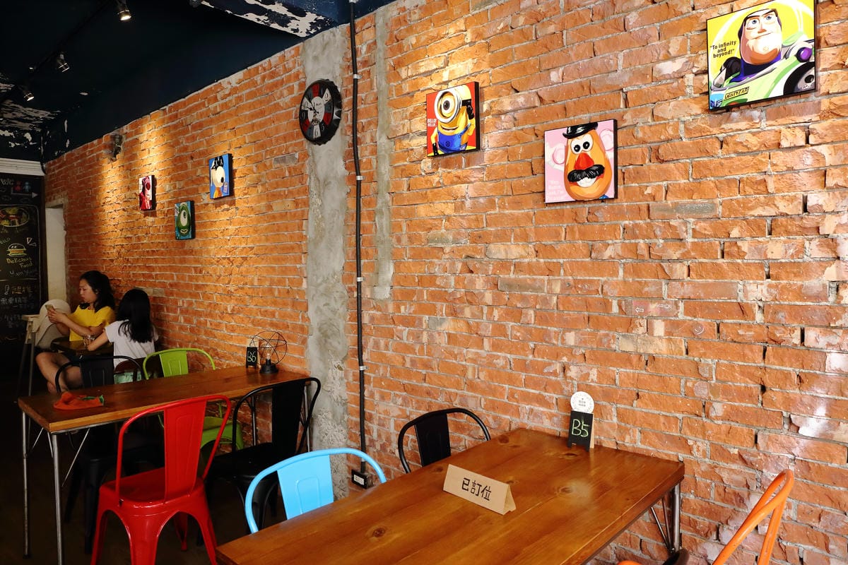 【食|板橋】BEGIN AGAIN 起點Cafe〜板橋新開的早午餐又一家，隱藏巷弄的溫馨早午餐/咖啡館，漸層氣泡飲清涼消暑又繽紛亮眼！　