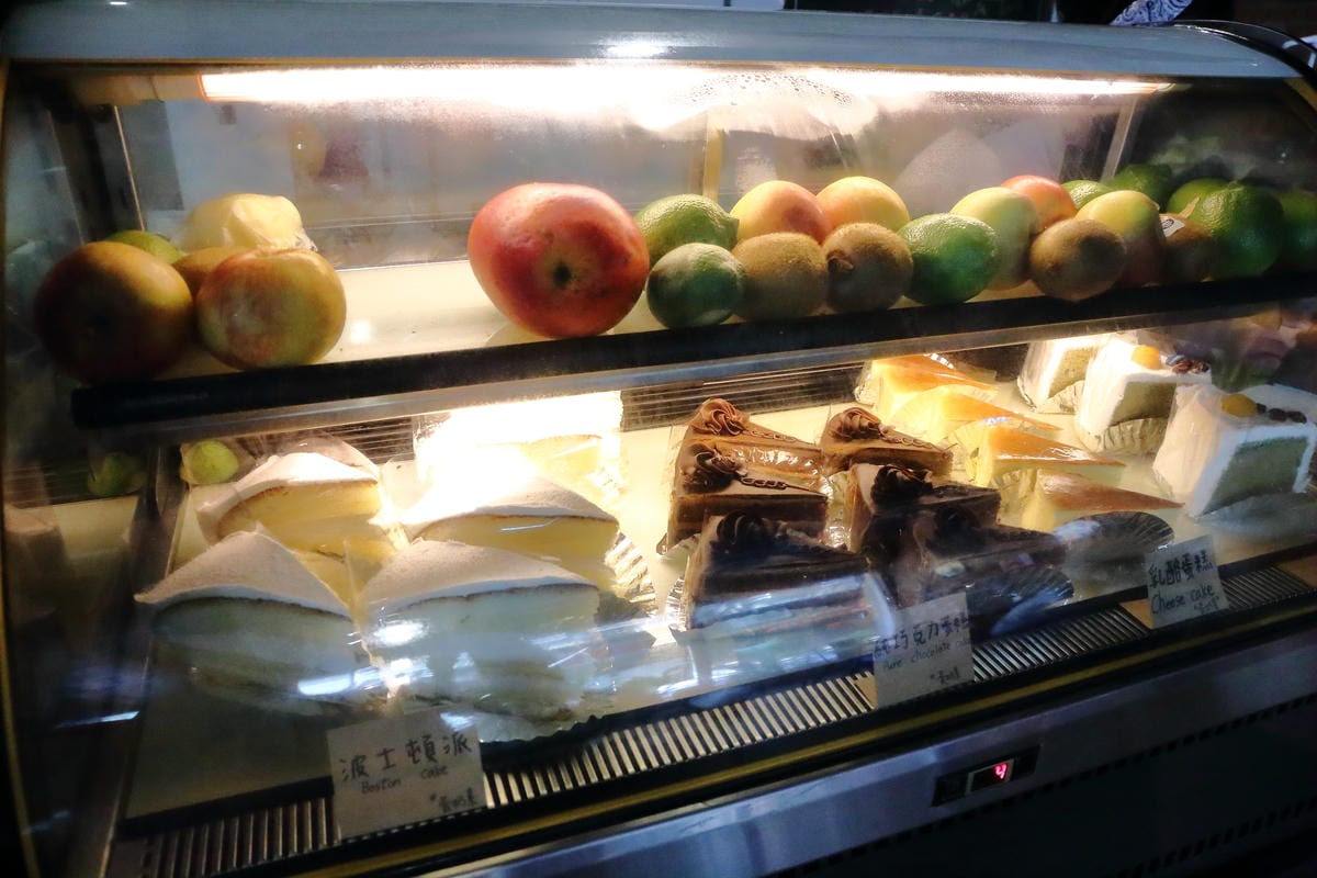 【食|板橋】BEGIN AGAIN 起點Cafe〜板橋新開的早午餐又一家，隱藏巷弄的溫馨早午餐/咖啡館，漸層氣泡飲清涼消暑又繽紛亮眼！　