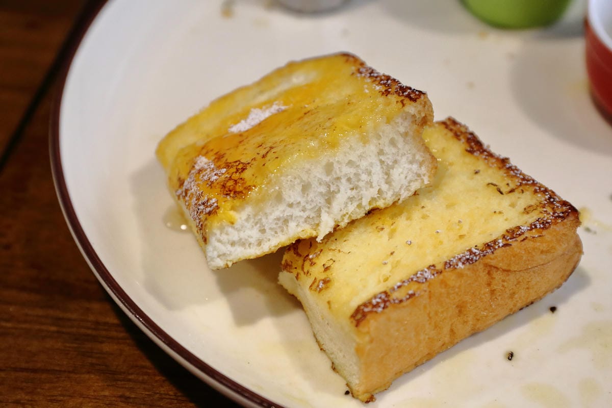 【食|板橋】BEGIN AGAIN 起點Cafe〜板橋新開的早午餐又一家，隱藏巷弄的溫馨早午餐/咖啡館，漸層氣泡飲清涼消暑又繽紛亮眼！　