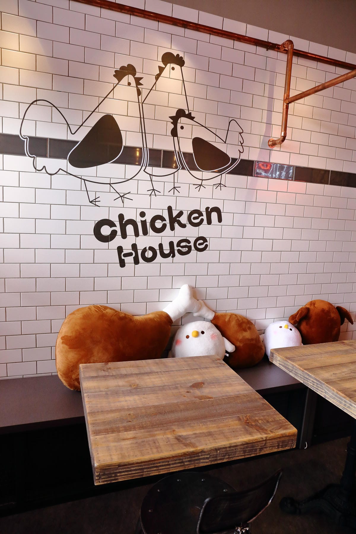 【食||新北八里】新時代香雞城〜回來了！全台灣第一家手扒雞店，試營運搶先吃！(已歇業)