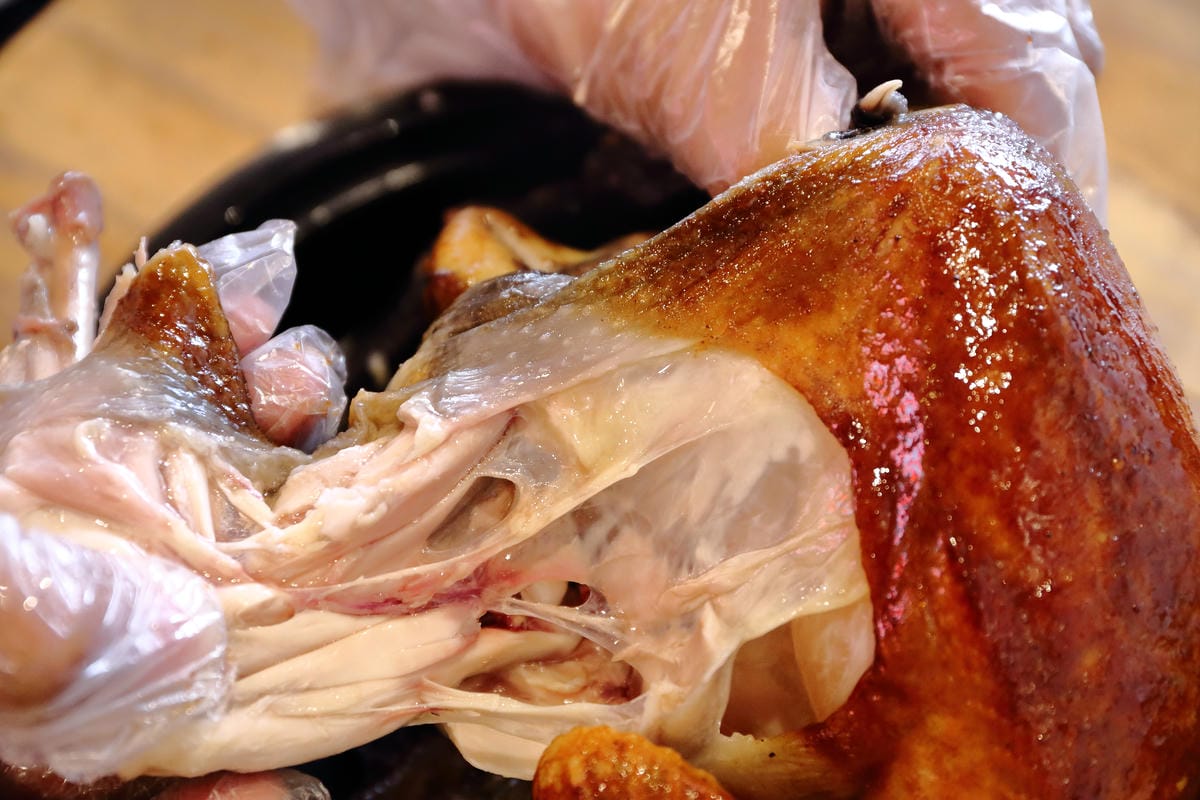 【食||新北八里】新時代香雞城〜回來了！全台灣第一家手扒雞店，試營運搶先吃！(已歇業)