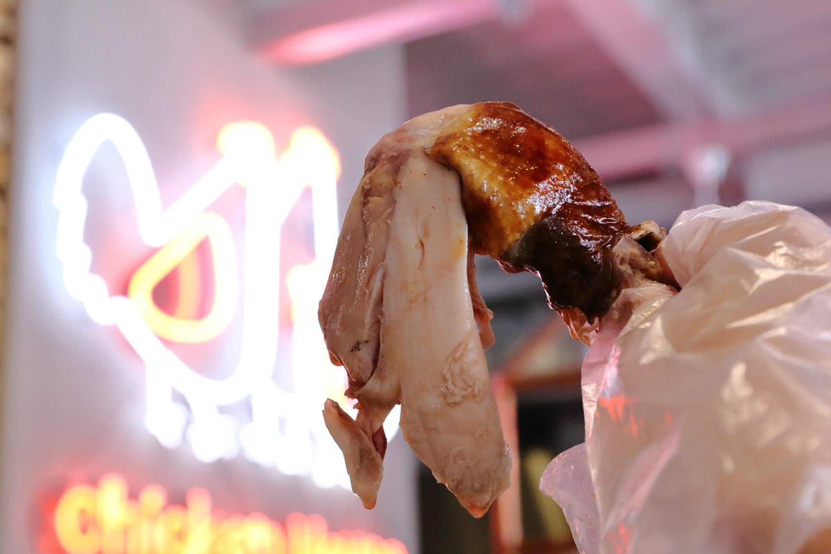 【食||新北八里】新時代香雞城〜回來了！全台灣第一家手扒雞店，試營運搶先吃！(已歇業)