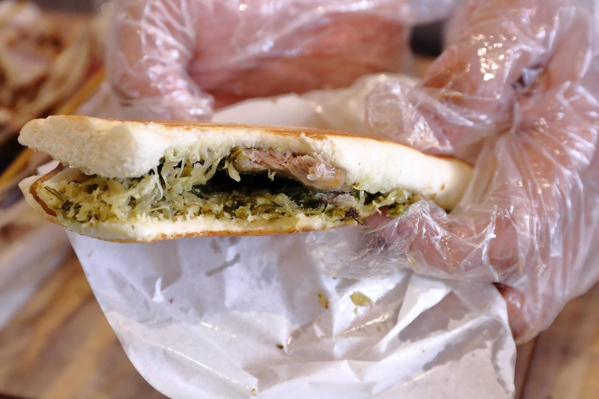 【食||新北八里】新時代香雞城〜回來了！全台灣第一家手扒雞店，試營運搶先吃！(已歇業)